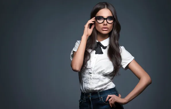 Picture look, pose, background, model, portrait, jeans, makeup, brunette