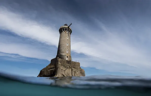 Sea, the sky, lighthouse