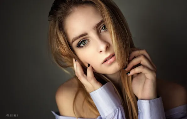 Look, face, pose, background, model, portrait, hands, makeup