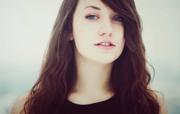 Look, girl, brown hair, blue-eyed