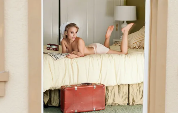 Shorts, bed, barefoot, actress, newspaper, Maxim, suitcase, beautiful
