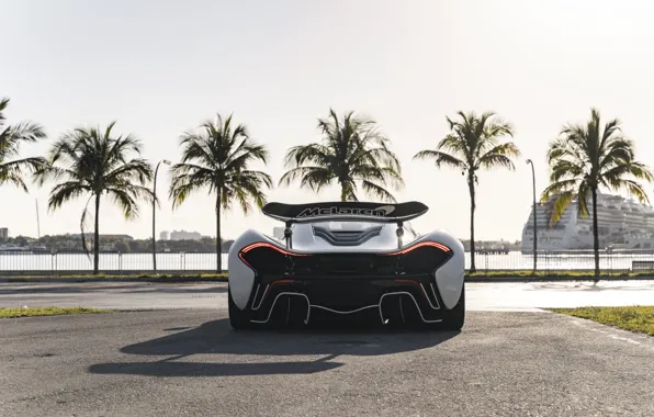 Picture McLaren, Rear view