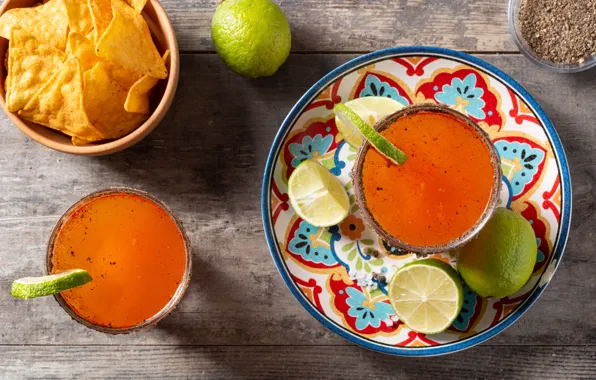 Juice, cocktail, glasses, chips