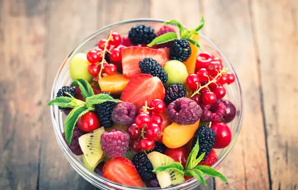 Picture berries, raspberry, strawberry, fruit, currants, salad, dessert, fruit salad