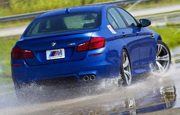 Squirt, BMW, skid, water, managed