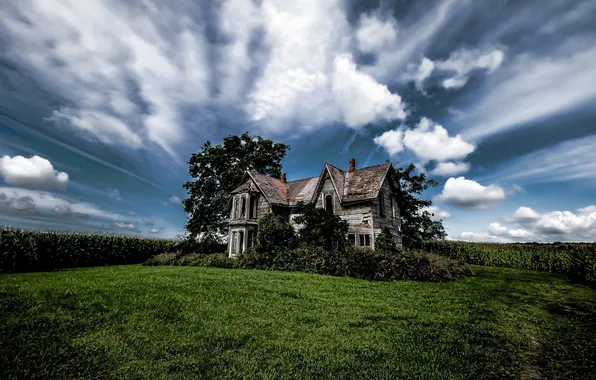 Sky, Abandoned Farmhouse, Dilapidated Drama, Talbot Trail