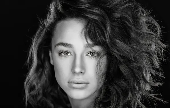 View, the dark background, BW portrait