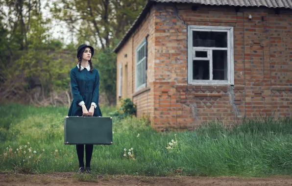 Picture girl, house, dress, braids, suitcase, hat