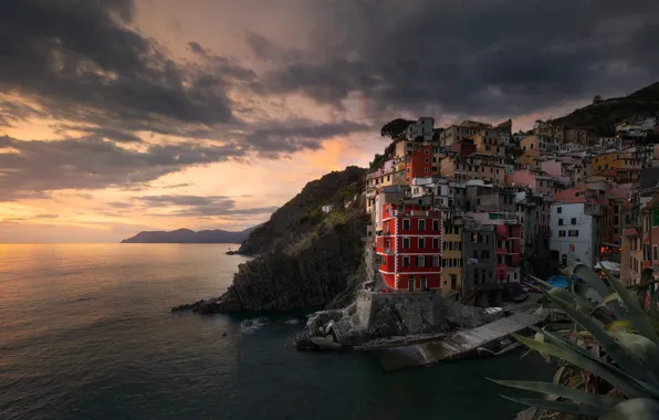 Sea, clouds, the city, shore, home, Italy, Riomaggiore