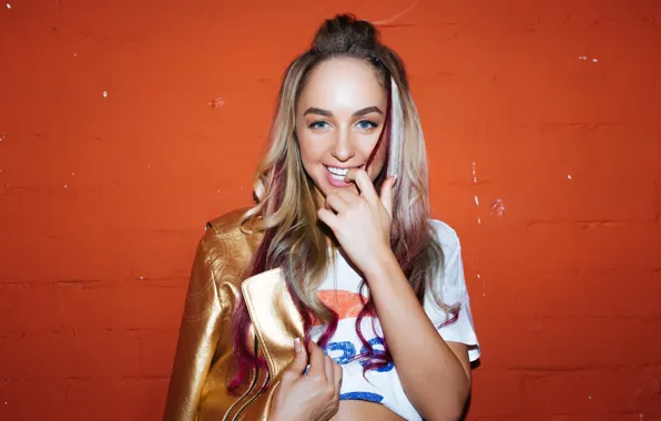 Picture pose, smile, makeup, figure, singer, hair, Marie Krimpery