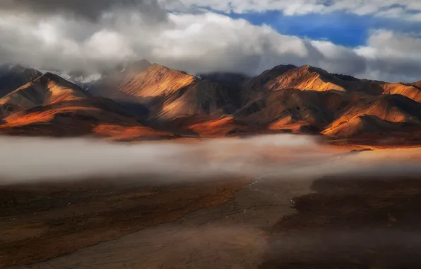 Picture the sky, clouds, light, mountains, fog, valley