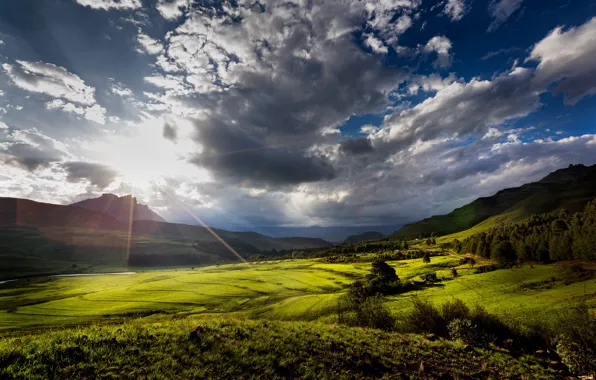 Picture the sun, clouds, mountains, valley, the sun's rays, South Africa, province of KwaZulu-Natal, Kwa-Zulu Natal