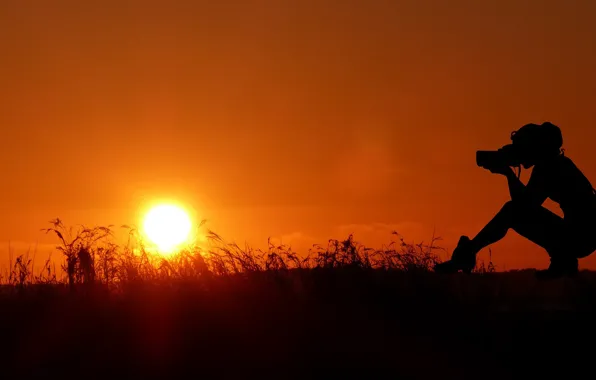 The SUN, The CAMERA, SILHOUETTES, PHOTOGRAPHER, SHOOTING