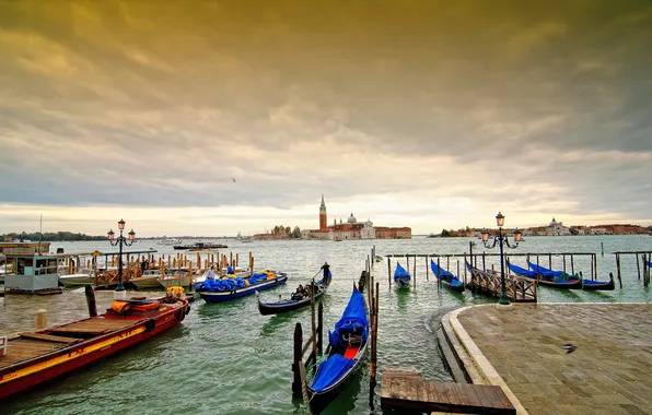 Clouds, island, boats, Italy, Church, Venice, channel, gondola