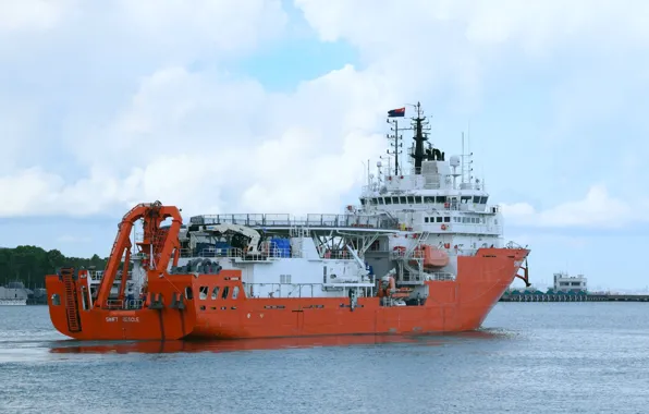 Singapore, the ship, rescue