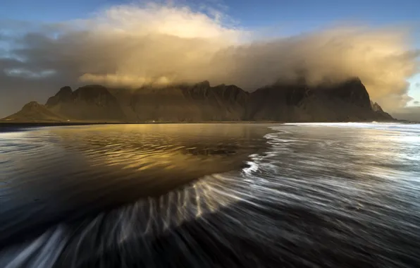 Picture sea, fog, shore, Vestrahorn Islande