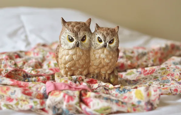 Fabric, owls, figures