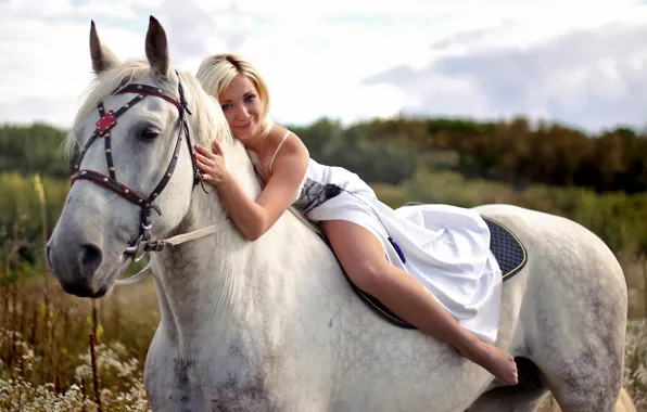 Picture BLONDE, LOOK, HORSE, TAIL, WHITE, DRESS, MANE