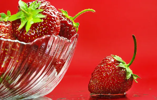 Picture background, strawberry, berry, vase, red, ripe