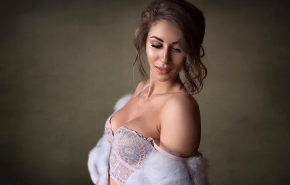 Chest, sexy, pose, background, model, makeup, hairstyle, fur