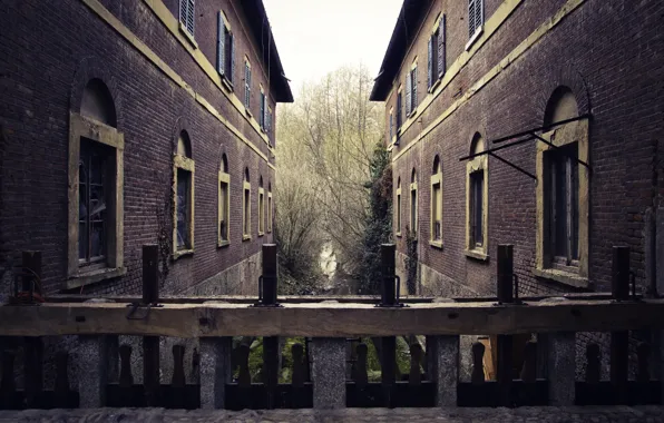 The city, two, home, Europe