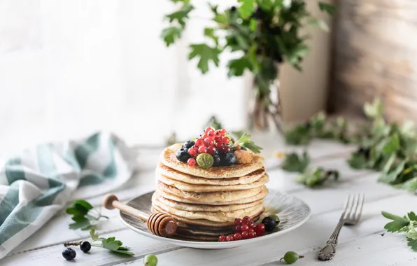 Berries, raspberry, honey, plate, currants, pancakes, Karina Klachuk
