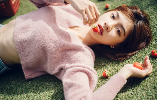 Look, the sun, pose, lawn, model, portrait, makeup, strawberry
