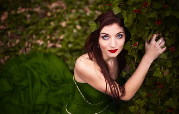 Wallpaper leaves, girl, the bushes, pose, makeup