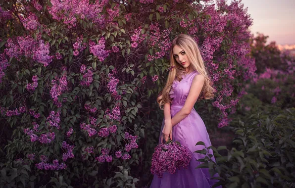 BLONDE, LOOK, DRESS, FLOWERS, BOUQUET, LILAC, photographer Sergey Shatskov