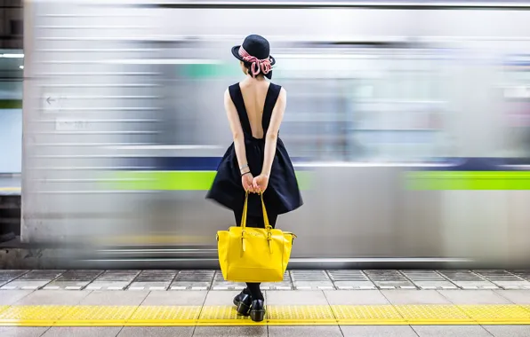 Picture girl, background, train