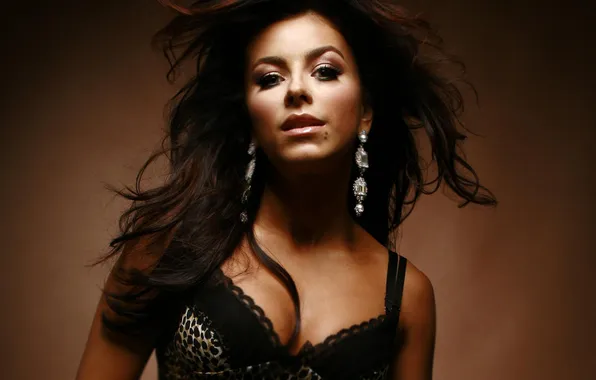 Look, earrings, singer, Ani Lorak