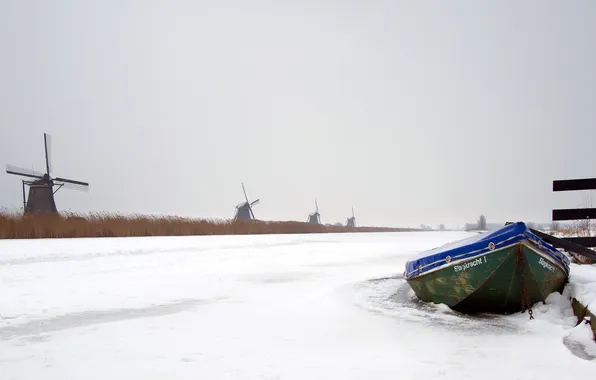 Picture winter, boat, channel