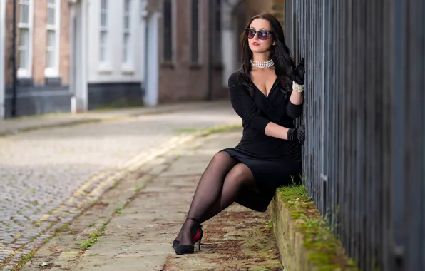 Picture Home, Girl, Ass, Chest, Road, The fence, Glasses, Street