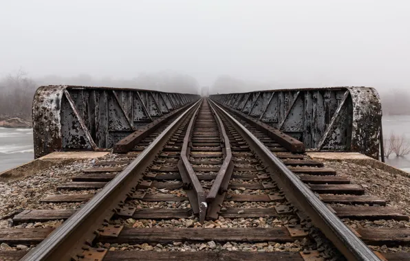 Picture bridge, fog, railroad