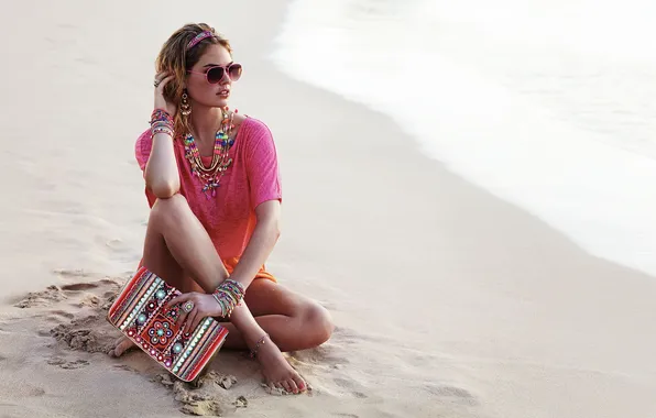 Sand, sea, beach, girl, shore, model, glasses, t-shirt