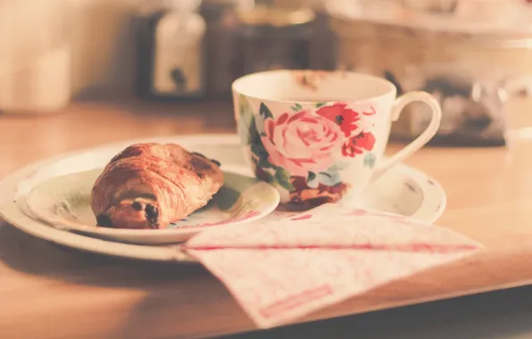 Cup, saucer, croissant