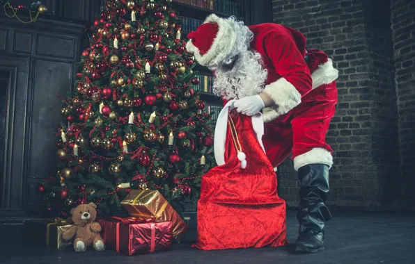 Balls, pose, the dark background, room, wall, holiday, toy, people