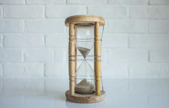 Time, wires, hourglass