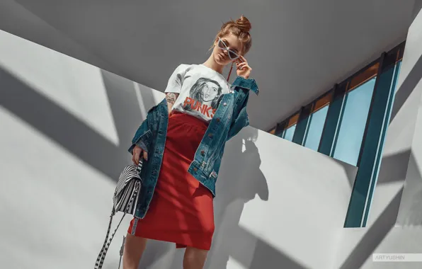 Girl, pose, style, model, skirt, glasses, handbag, dzhinsovka