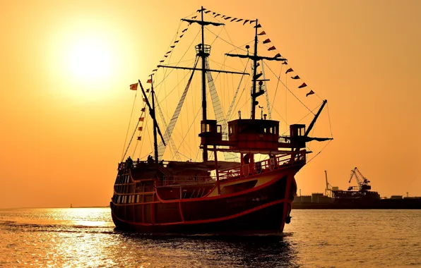 Picture sunset, sailboat, three-masted Carrack, Santa Maria