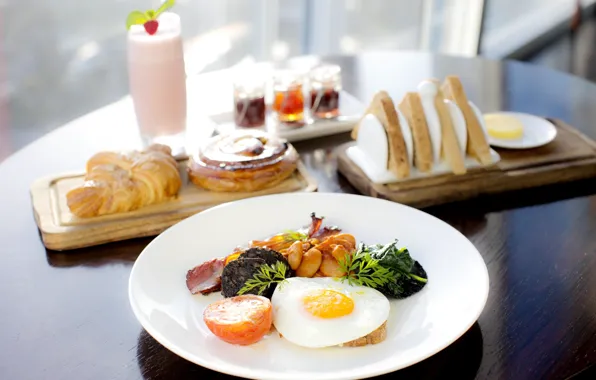 Breakfast, cocktail, scrambled eggs, salad, toast