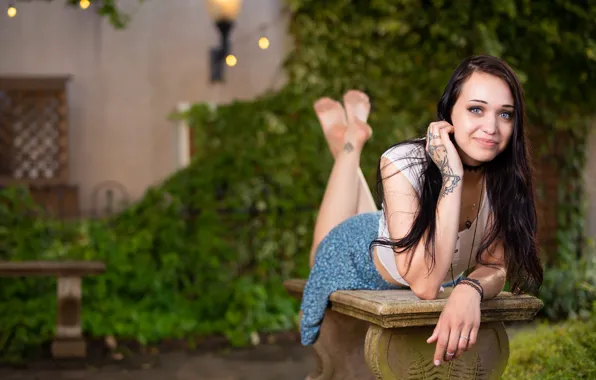 Picture bench, Amanda Nicole, girl