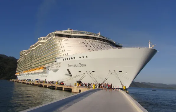 The ship, Allure of the Seas, The biggest cruise liner, The Allure Of The Seas