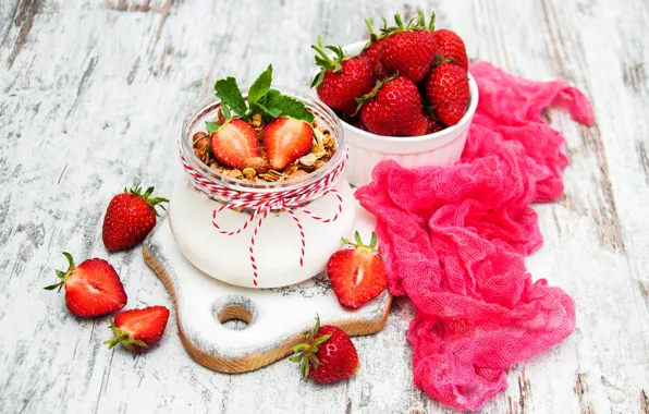 Berries, strawberry, yogurt, granola, banoka, Olena Rudo