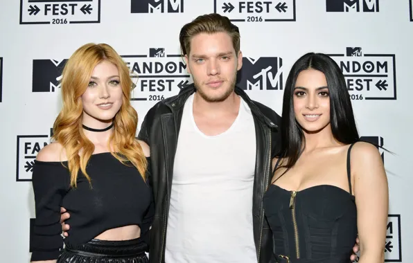 The series, Dominic Sherwood, Dominic Sherwood, Katherine McNamara, Shadowhunters, Shadowhunters, Emeraude Toubia, Clary Fray