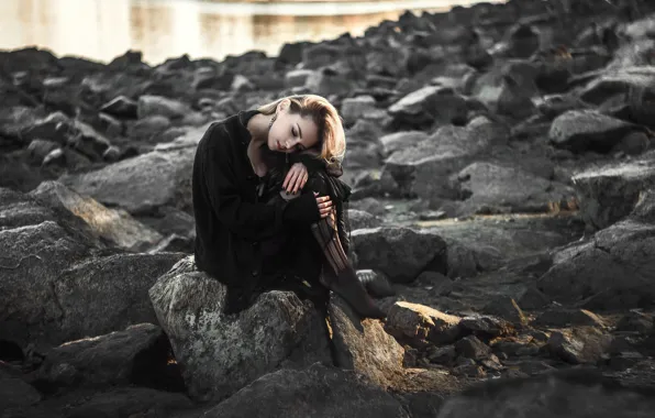 Stones, stay, fatigue, stones, rest, ripped tights, torn tights, fatigue