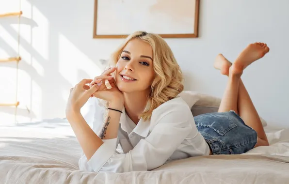 Smile, positive, picture, blonde, legs, lying in bed