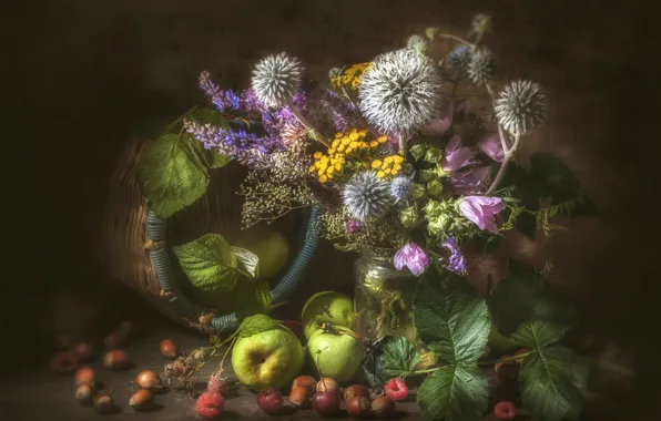 Raspberry, apples, bouquet, hazelnuts, Echinops