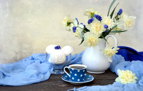 Tea, bouquet, fabric, still life, daffodils, Muscari, marshmallows