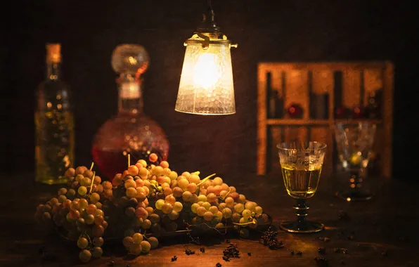 Light, berries, the dark background, wine, glass, bottle, lamp, grapes